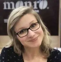 Kontakt Anna Káva Monro