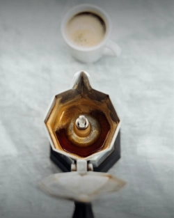 příprava na moka konvičku Káva Monro